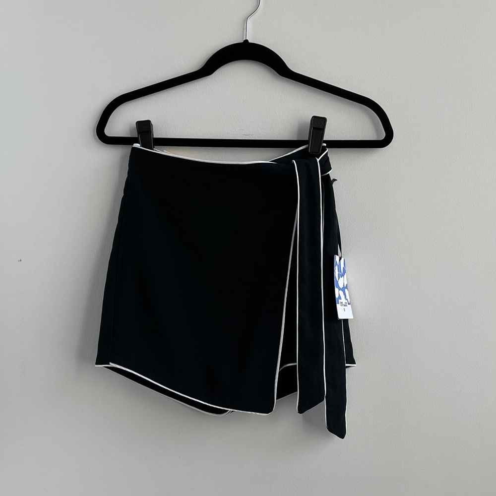 Diane Von Furstenberg X Target Black Wrap Skort with White Trim